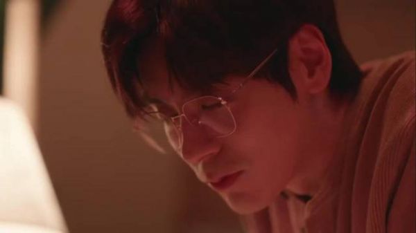 魏哲鸣郑合惠子《你是迟来的欢喜》吻戏曝光