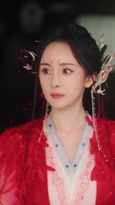 直接美成建模脸了，杨幂涂山红红内娱绝无代餐