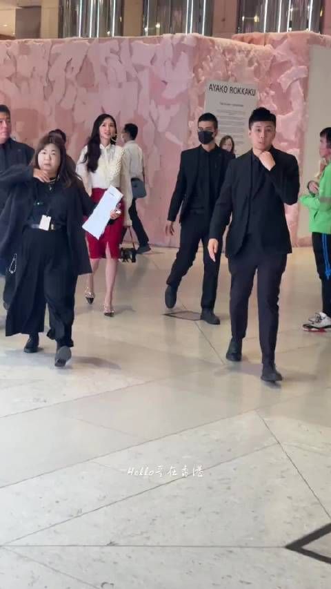 自从林志玲嫁给她老公以后很久没见到她了