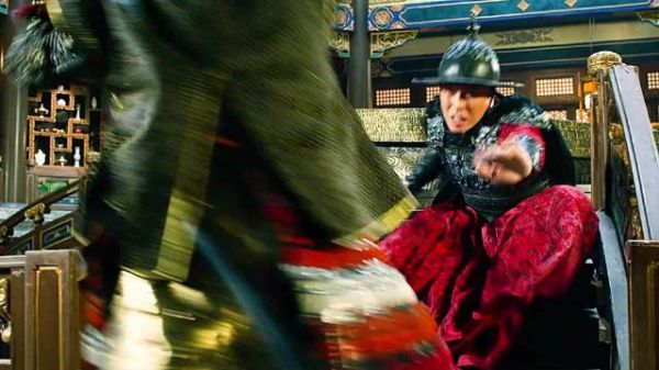 倭寇将军嚣张挑衅，叶问以咏春拳硬撼强敌，拳拳到肉招招制敌！