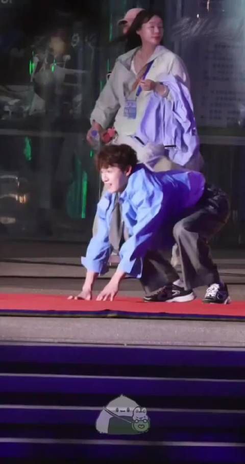 哈哈哈，小林跑男路透萌成啥惹 小跳蛙来的！拼命弹跳的小林～好可爱