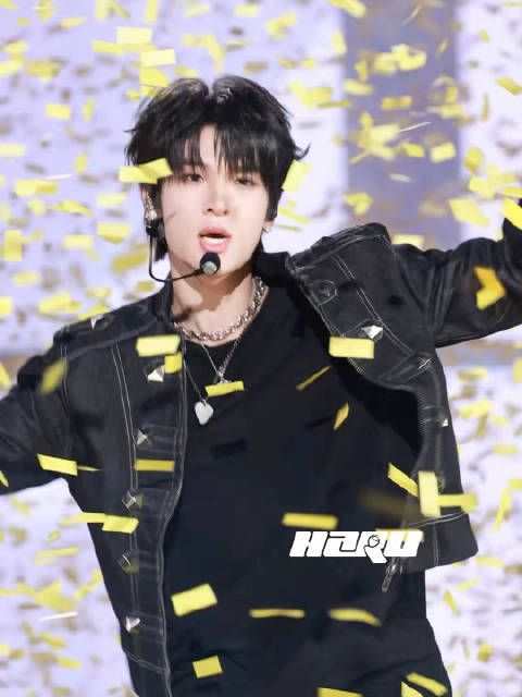 张峻豪《25hours》舞台气场全开,西海岸风格引爆巅峰之夜