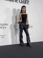 风头正劲的单依纯，现实和照片差距挺大