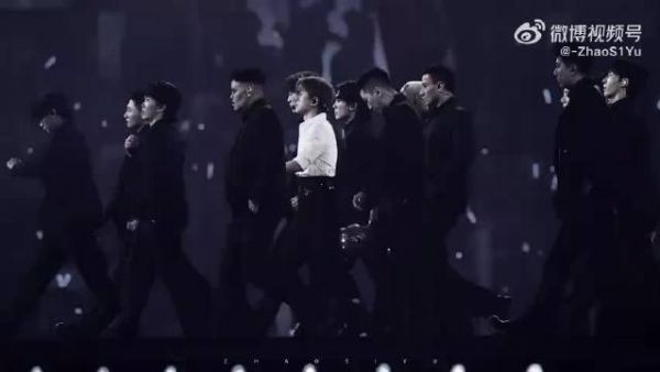 张杰鸟巢演唱会121人舞团创纪录