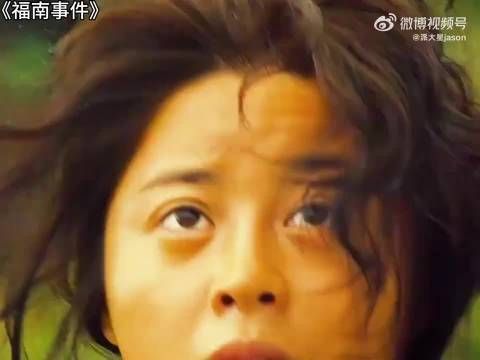 母亲奇怪的发现女儿每次与闺蜜玩耍时都会做出奇怪的举动