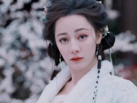 想魂穿小孩哥的心在此刻达到了顶峰，姐姐一定是香香的！