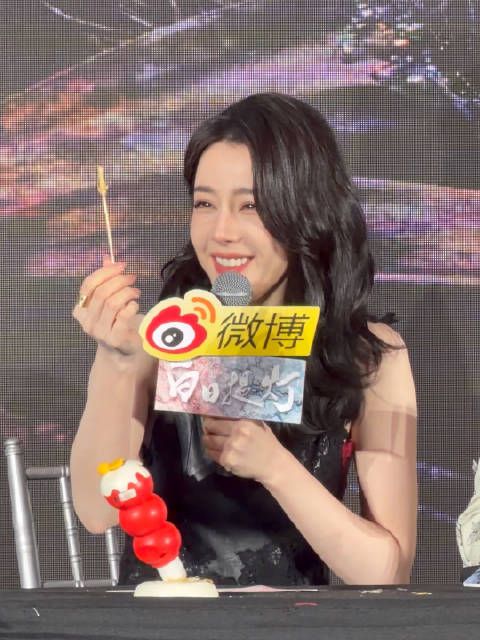 迪丽热巴美神降临！