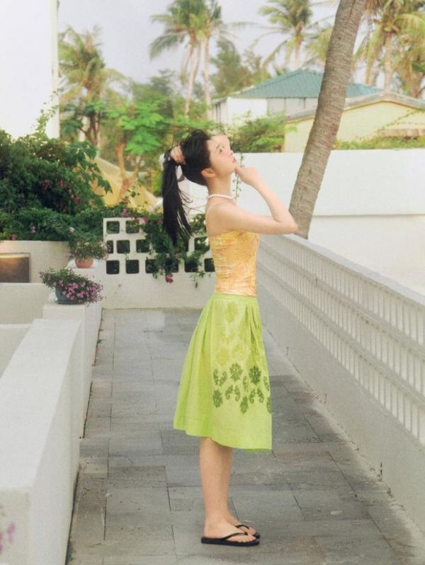 周洁琼青春洋溢。