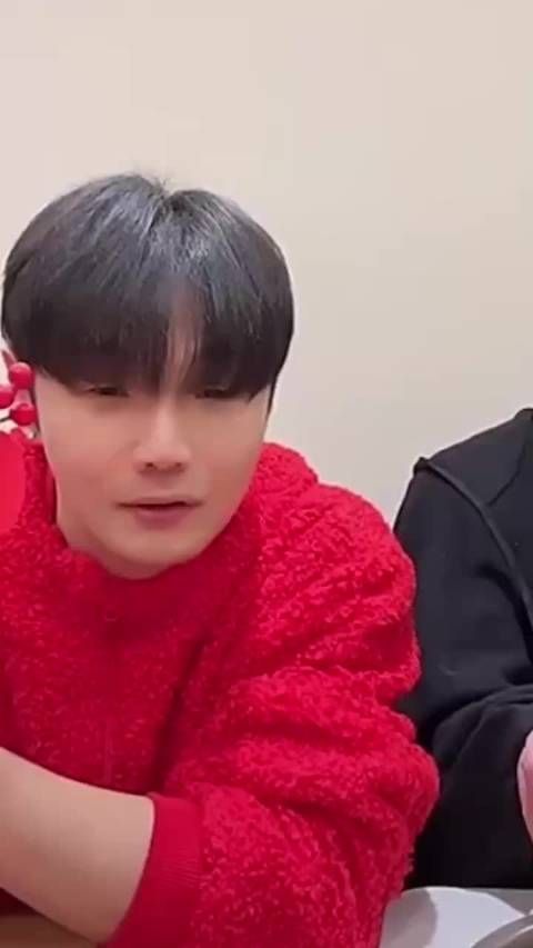 李荣浩尊重杨丞琳选择丁克，因妻子原生家庭影响不爱小孩