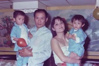 施明离世！前夫李家鼎首发声：被瞒两日未见最后一面，两儿子反目难和解