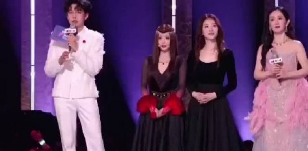 李小冉质疑比赛分数,当场喊有黑幕