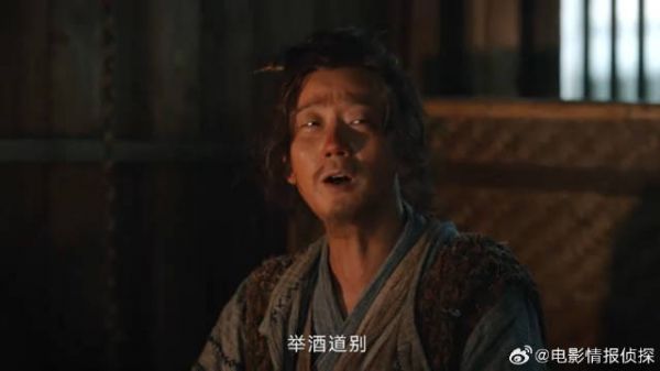 众人以水代酒，怎料全都犯晕，秒懂是酒有问题