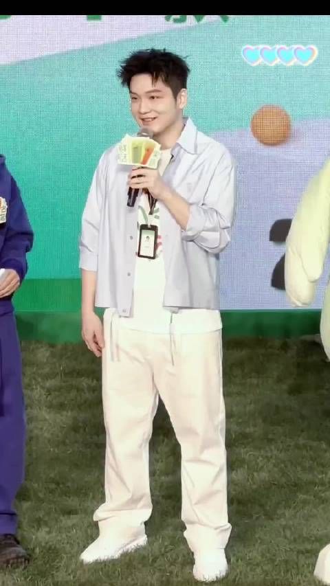 这么多人上班?那当然不是啊,振东,为你而来啊!樊振东