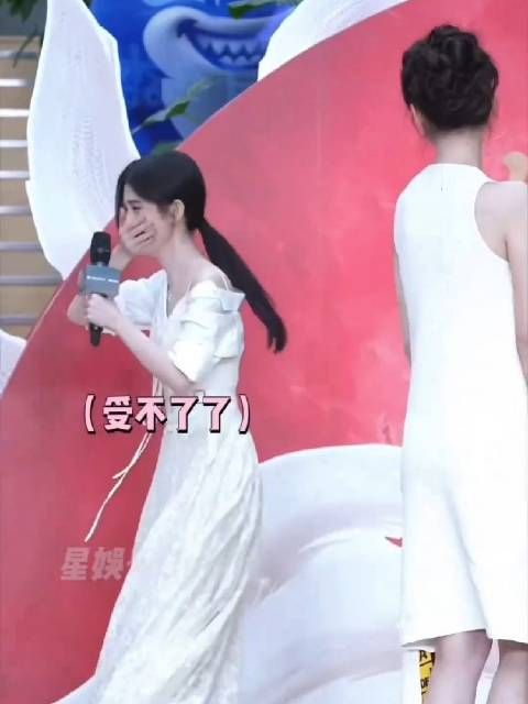 鞠婧祎陈都灵 毫无默契何尝不是另一种默契 ！