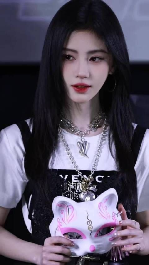 额滴神呀,鞠婧祎美成啥了