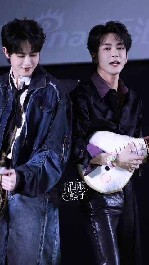 我笑屁了，曾舜晞和田嘉瑞现场搞摇滚了