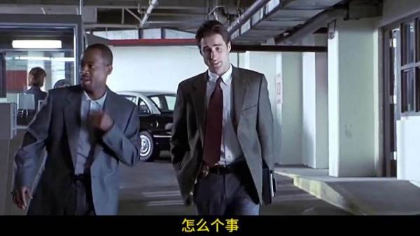 小偷转行警察凭直觉破案，牙签开锁惊呆同事