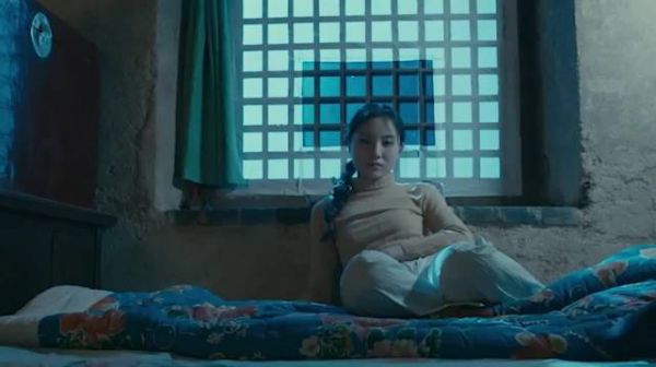 女人为了生存，不得不向现实低头