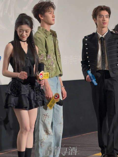 人群中一眼看到这个李昀锐 太优越了