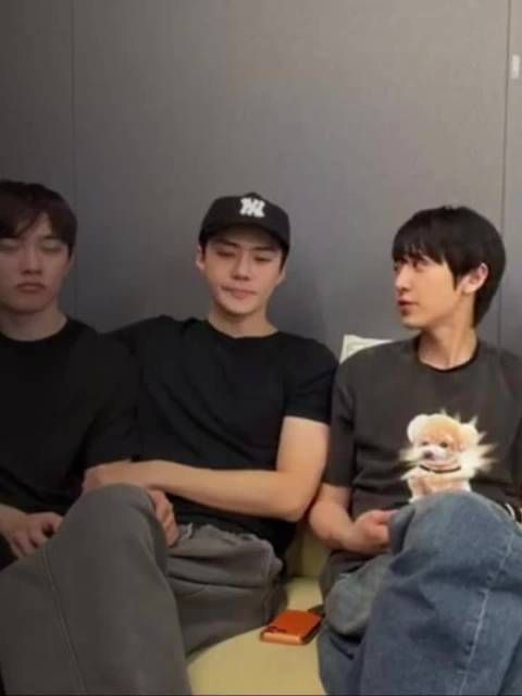 吴世勋瘦了好多啊!