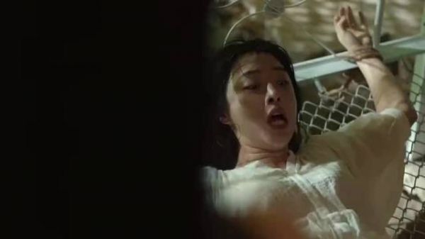 女警遭毒枭残酷迫害