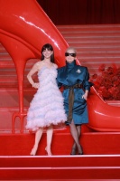 梅姨海瑟薇“双女王”20年后沪上同框：有些感动比电影更动人