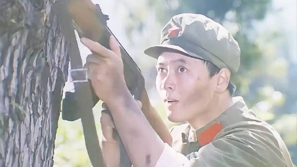 新兵初上战场,却遭越南特务戏耍