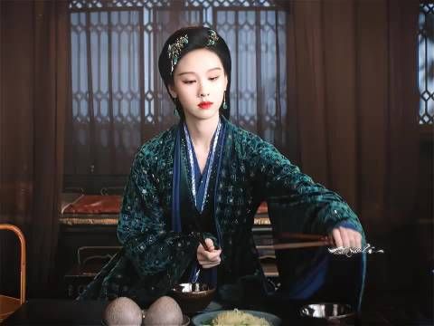 曾舜晞施法戏身段飘逸力度精准