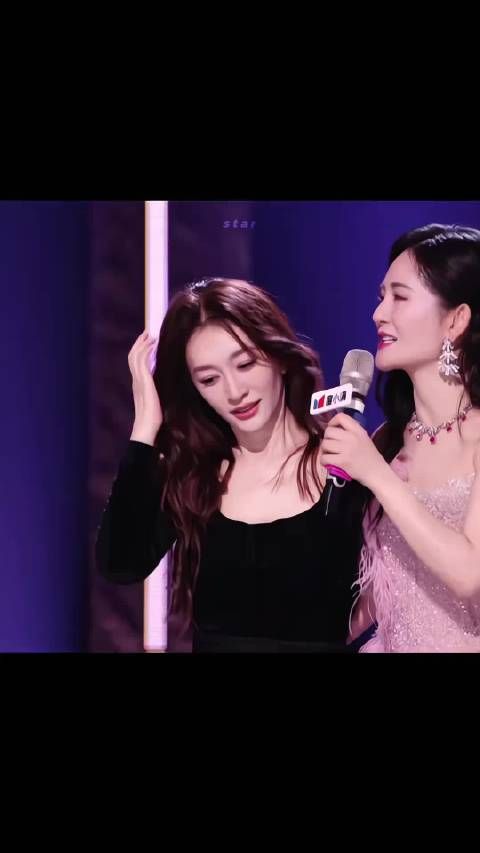 美我一大跳！谁敢信他已经50了！这个美貌真的是老天爷追着喂饭吃！