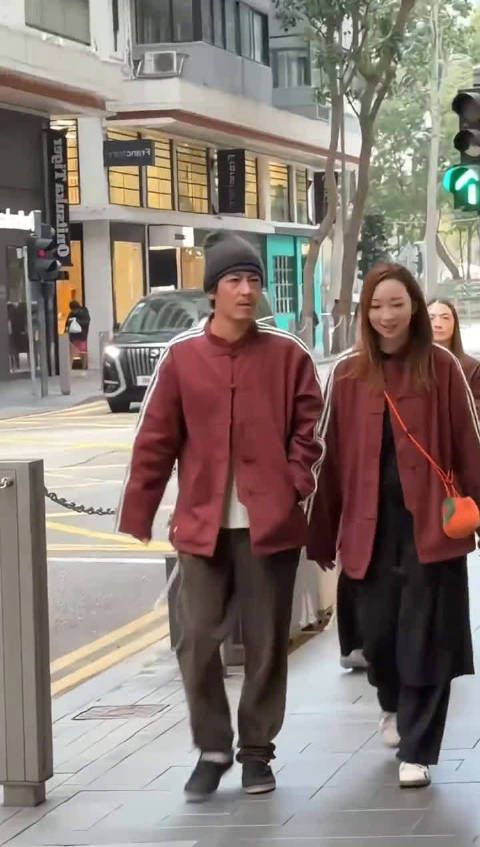 有点不敢相信自己的眼睛，但这就是陈冠希啊