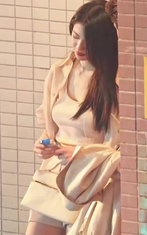 网友吐槽吸烟行为引发讨论