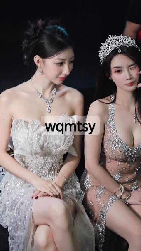 特邀嘉宾龚小乐 ，小思佳