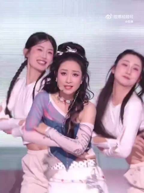 造型惊艳氛围感拉满!完美还原角色风骨,两位同框养眼又治愈,回忆杀爆棚