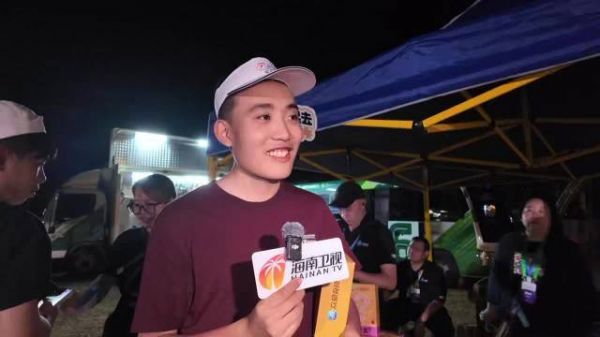 环岛赛再见“硬座哥”！继续坐着硬座来参赛，期待拿奖卧铺回