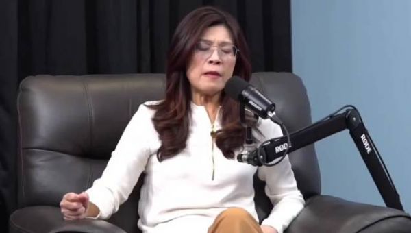 郑丽文携大陆课本返台谈教育水利AI