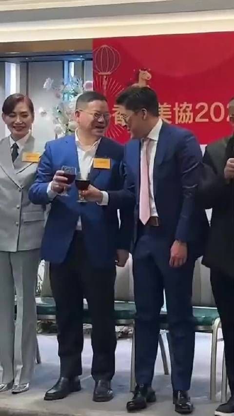 霍启刚出席活动展现豪门低调公益心