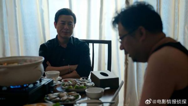 强哥拉拢集团骨干 一听他手握把柄，全都妥协了