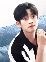 丞磊家门口枇杷成熟引关注