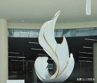 一朵特别的“花”在人民广场地铁站惊艳亮相