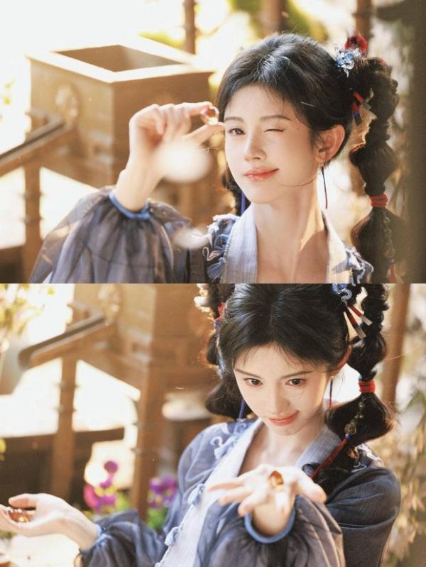 鞠婧祎表情可爱。