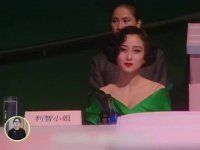 利智险成赌王五太，遭周润发曾志伟当众羞辱