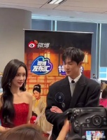 哎呀怎么害羞还往怀里钻呀