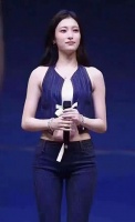 因为长得太美，从护士转行为演员，出道第一部剧就演了女主