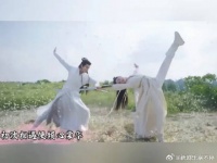 初见心动的人，真的会喜欢很久很久