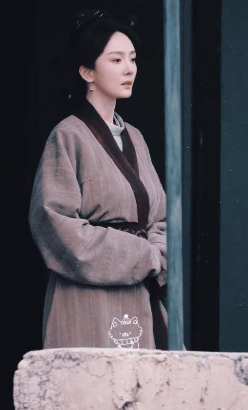 杨幂完全沉浸在角色里。