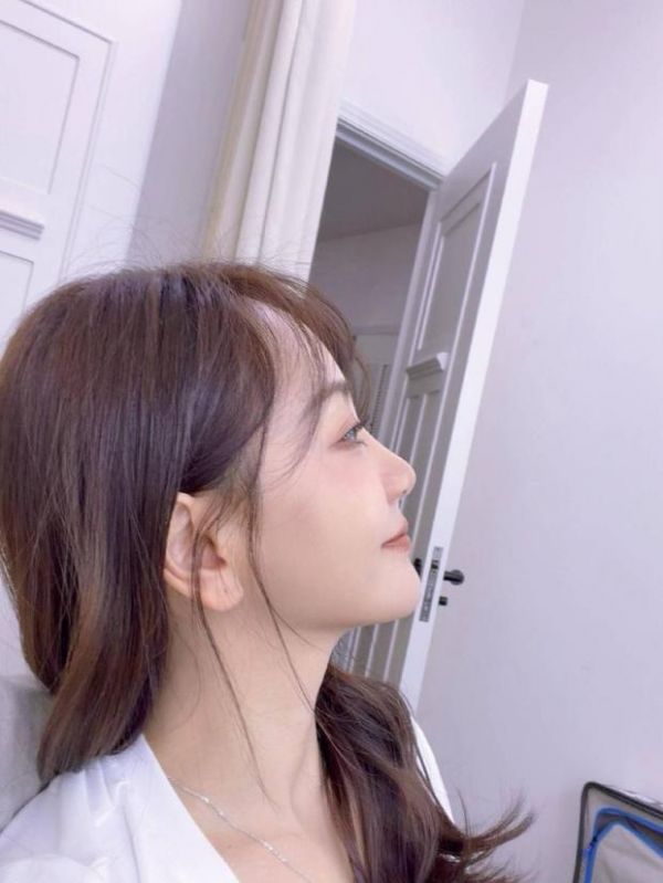 杨蓉气色极佳。