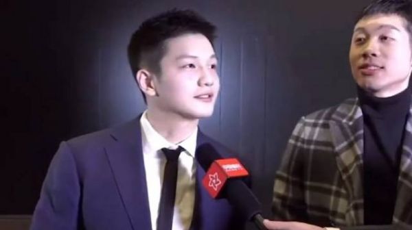 小胖西装一穿就很有樊， 谁看了不迷糊