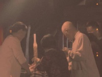 迟重瑞放弃继承陈丽华百亿遗产，签字那一刻，他终于解脱了！