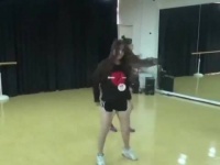 这就是杨超越当年参加的2000块钱的工作