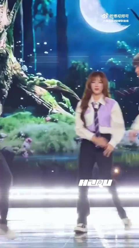 孟佳的舞台还是太有吸引力了，这个唱跳版的心愿便利贴好棒